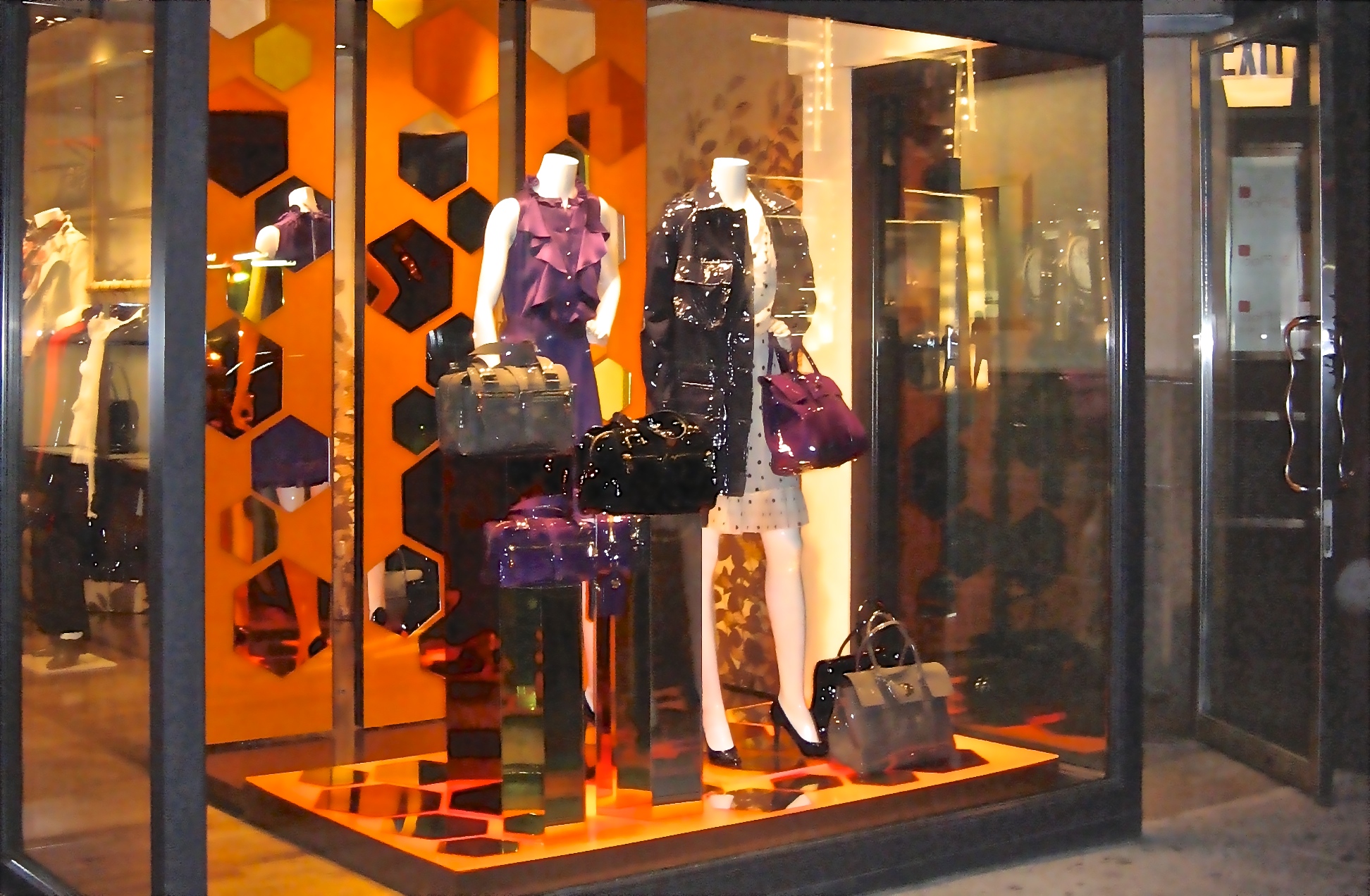 Custom window display design and outfitting for Mulberry USA